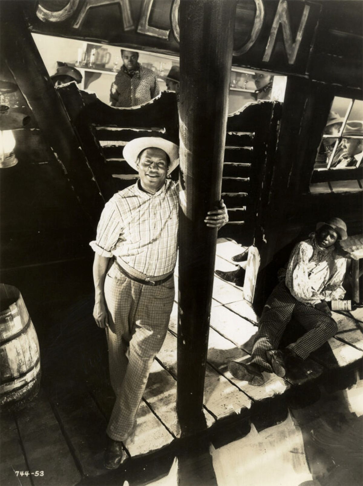 Paul-Robeson-Showboat-'OLd-Man-River