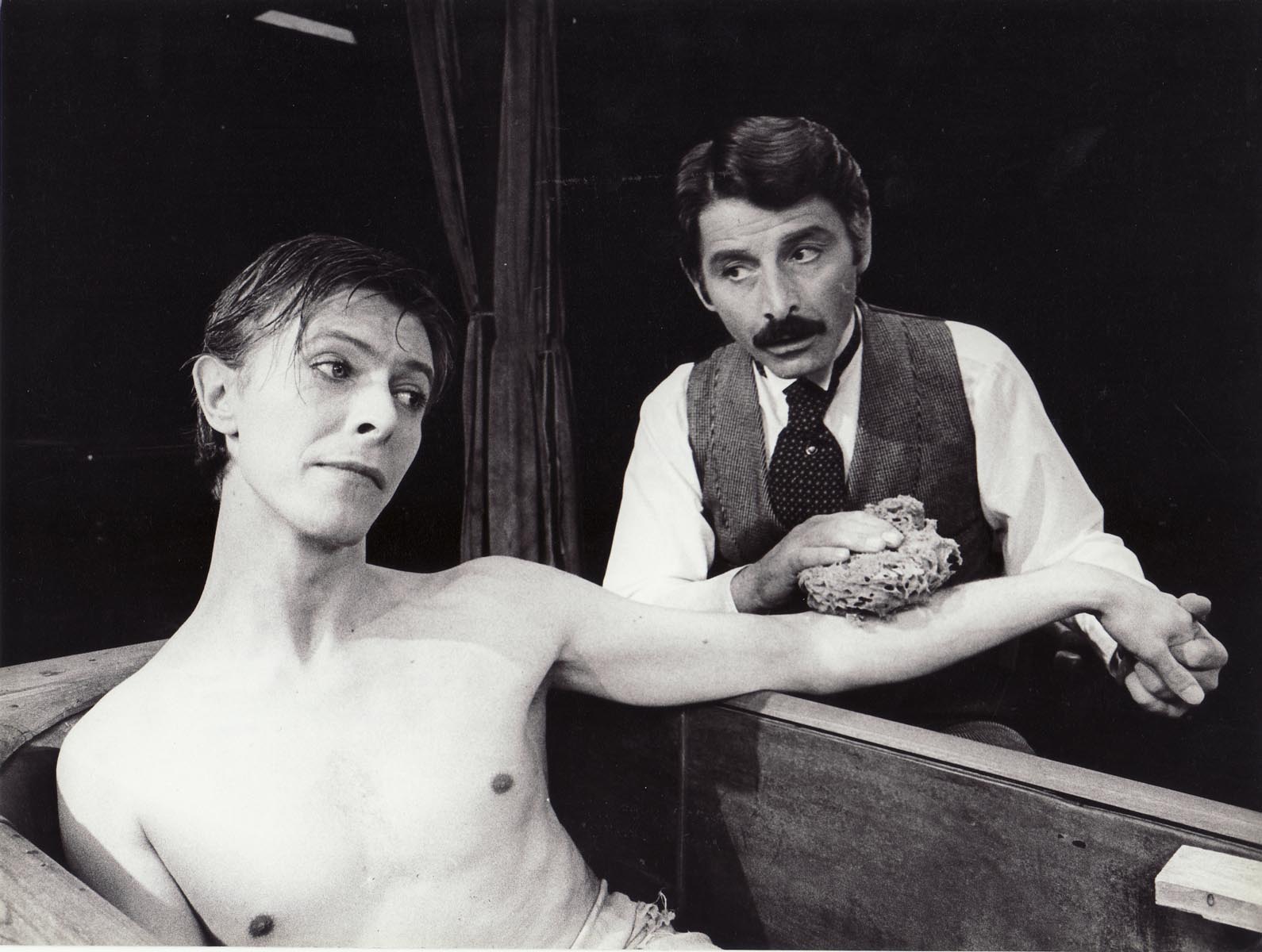 DAVID BOWIE ON STAGE / THE ELEPHANT MAN (1980) | WalterFilm