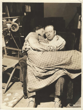 MARIE DRESSLER AND WALLACE BEERY TAKE A NAP (1933)