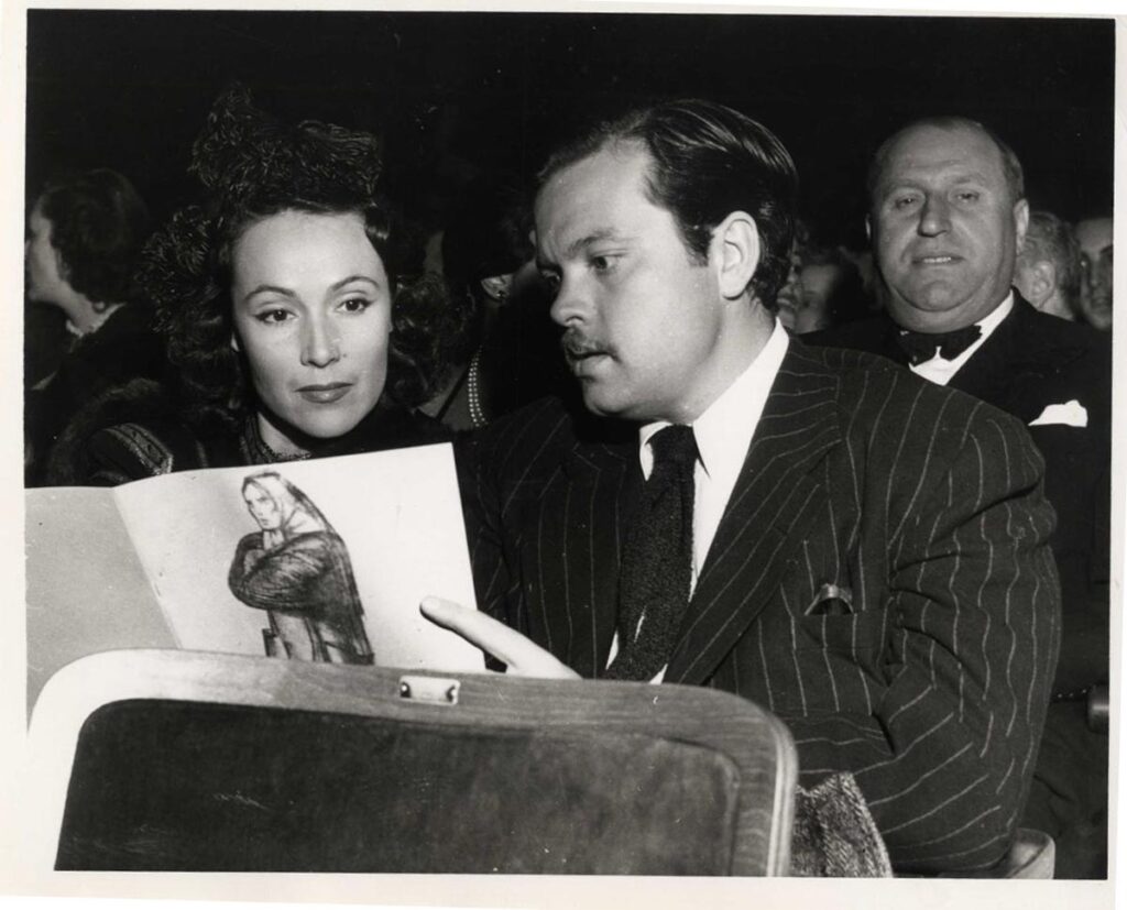 ORSON WELLES / DOLORES DEL RIO AT CONCERT CANDID (1941)