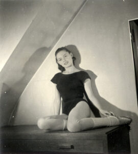 BRIGITTE BARDOT (ca. 1950) Set of 6 French photos