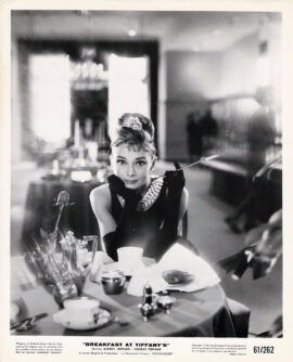 BREAKFAST AT TIFFANY'S (1961) Audrey Hepburn iconic publicity photo