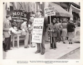 SULLIVAN'S TRAVELS (1941) Photo | Veronica Lake and Joel McCrea protest scene #1908-38
