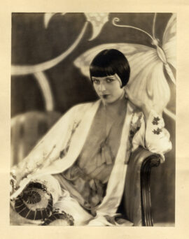 LOUISE BROOKS (ca. 1928) Exhibition portrait by Claire Van Scoy, Eugene Richee - 1