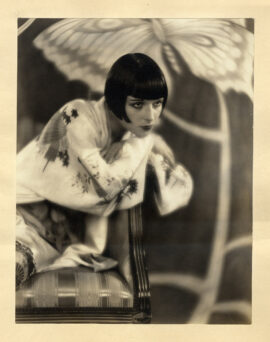 LOUISE BROOKS (ca. 1928) Exhibition portrait by Claire Van Scoy, Eugene Richee - 2