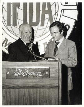 ALFRED HITCHCOCK PRESENTS AWARD TO FRANÇOIS TRUFFAUT (1974) Photo