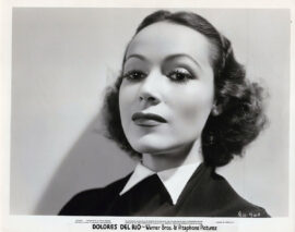 DOLORES DEL RÍO AT WARNER BROTHERS (ca. 1935) Studio portrait