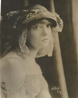 LILLIAN GISH (ca. 1915) Early portrait by Witzel