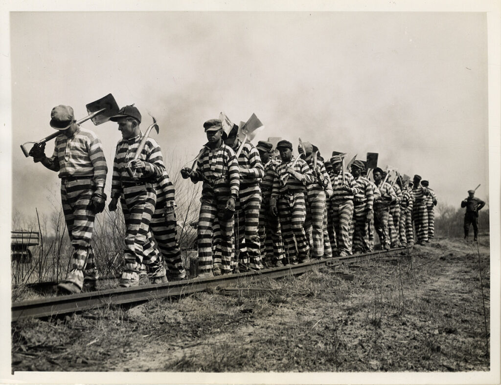 AFRICAN AMERICAN CHAIN GANG PRISONERS (1937) Archive of 9 photos