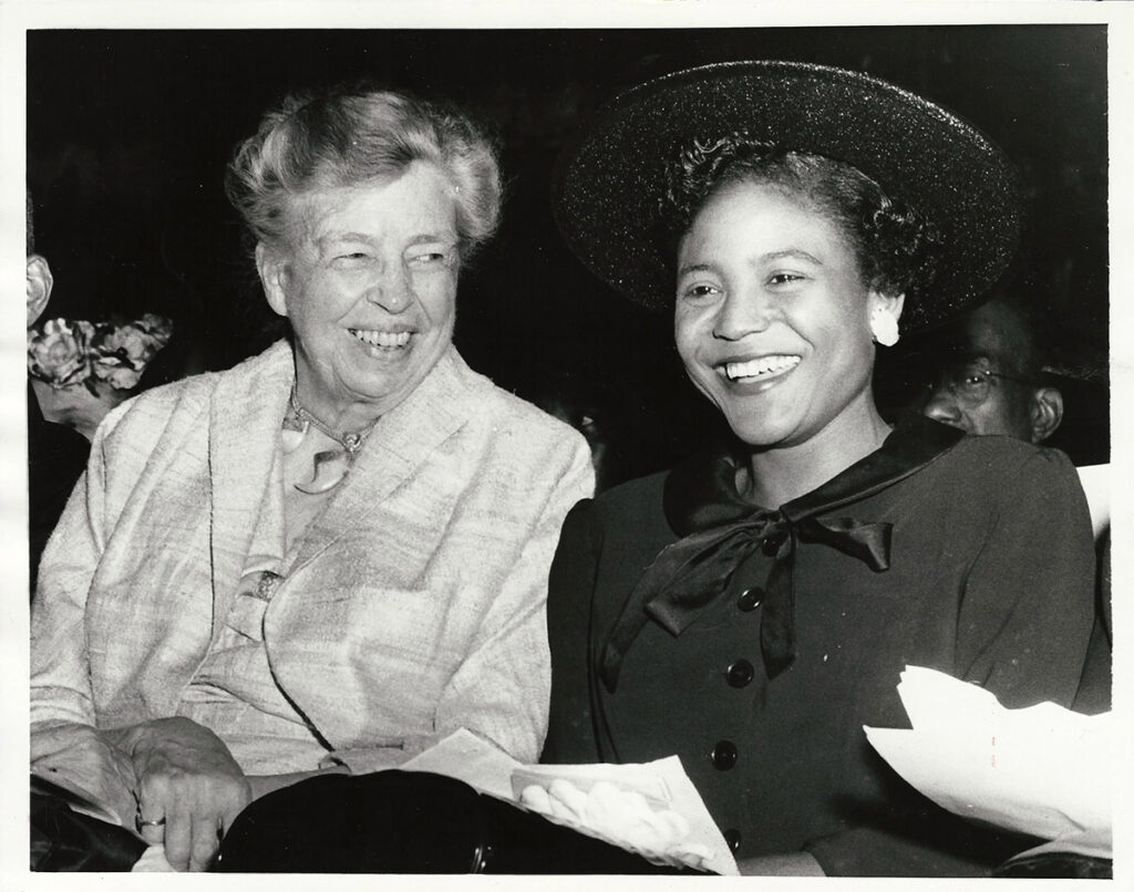 AUTHERINE LUCY (1956) Set of 4 photos - Image 3