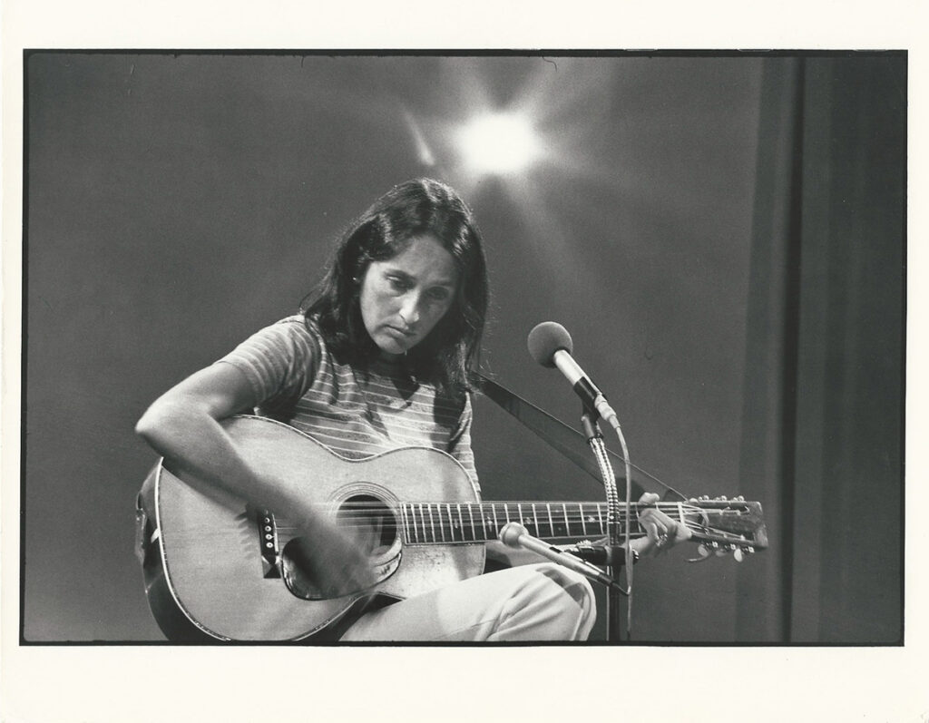 JOAN BAEZ (1964-ca. 1970s) Photo archive - Image 3