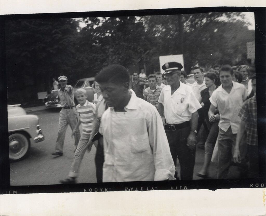 BUSING IN CLINTON, TENNESSEE (1956/57) Photo