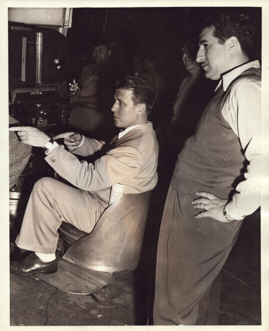 GEORGE STEVENS DIRECTING | THE MORE THE MERRIER (1943) BTS photo
